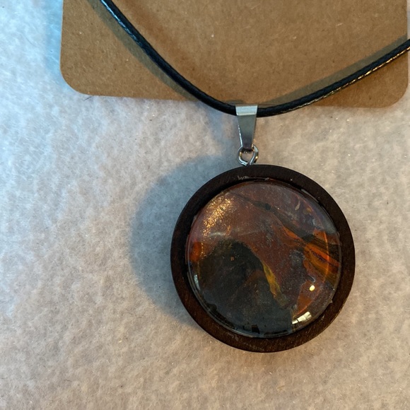 Abstract Acrylic Art Pendant Necklace And Earring Set - Picture 7 of 9